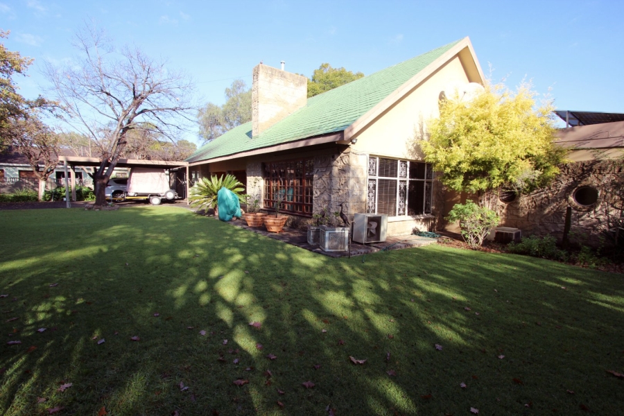 7 Bedroom Property for Sale in Jim Fouchepark Free State
